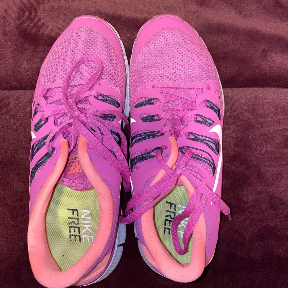 Nike free runs
